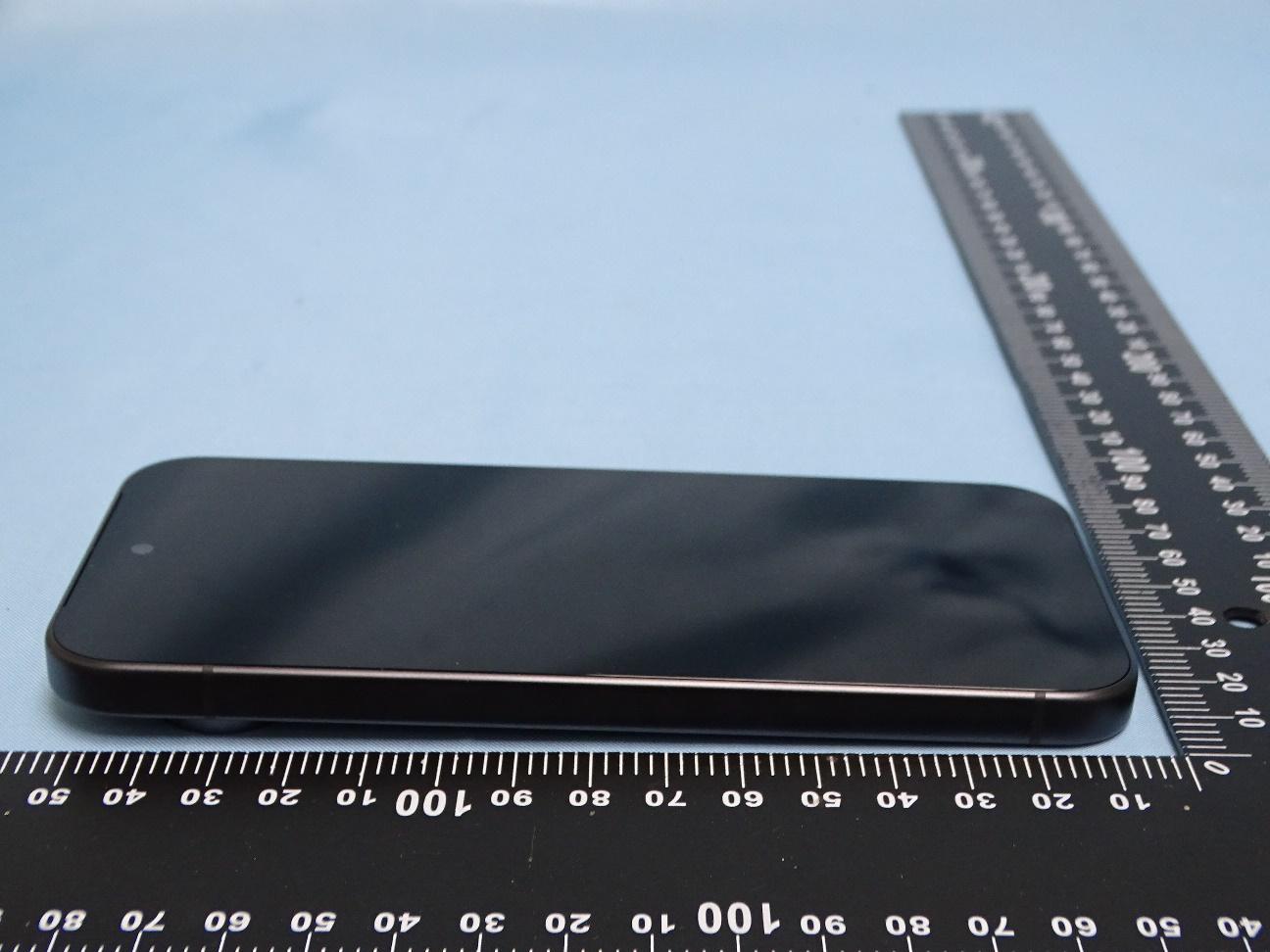 Google GUR25 external FCC photo from External Photos p. 4