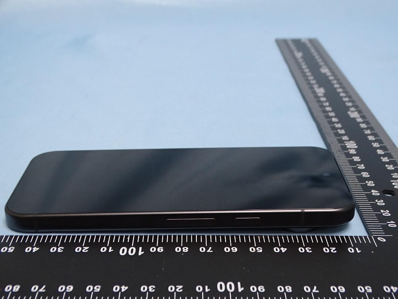 Google GUR25 external FCC photo from External Photos p. 6