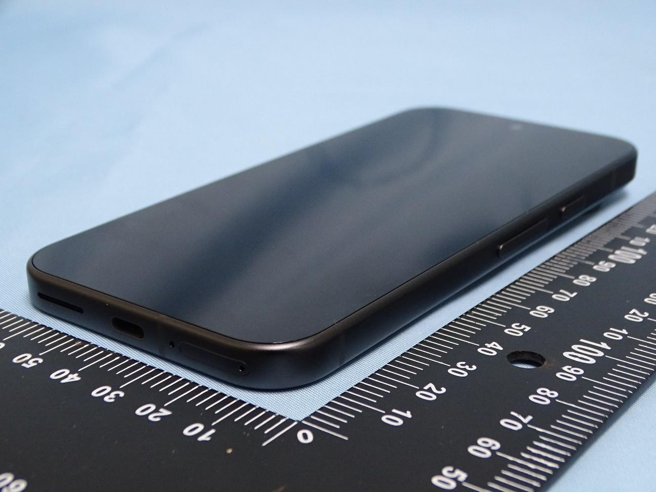 Google GUR25 external FCC photo from External Photos p. 7