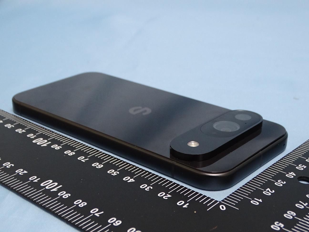 Google GUR25 external FCC photo from External Photos p. 8