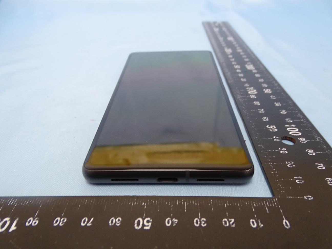 Google GVU6C external FCC photo from External Photos p. 3