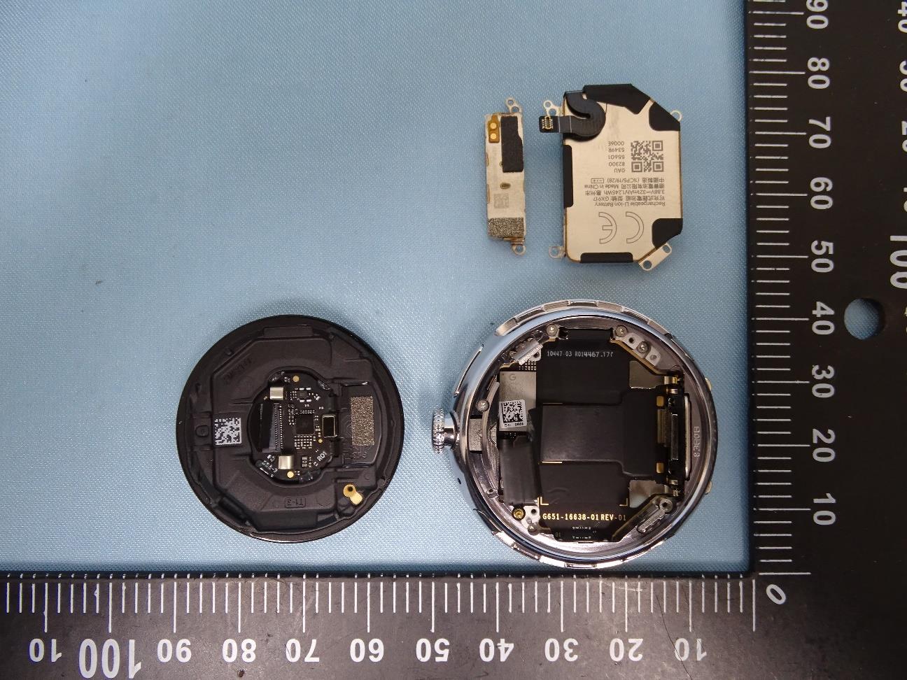 Google Pixel Watch 4 (41mm) internal FCC photo from Internal Photos p. 1