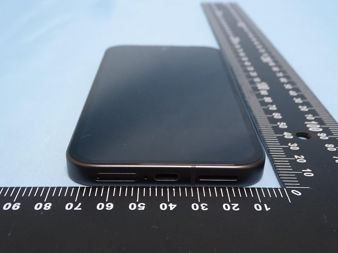 Google Pixel external FCC photo from External Photos p. 3