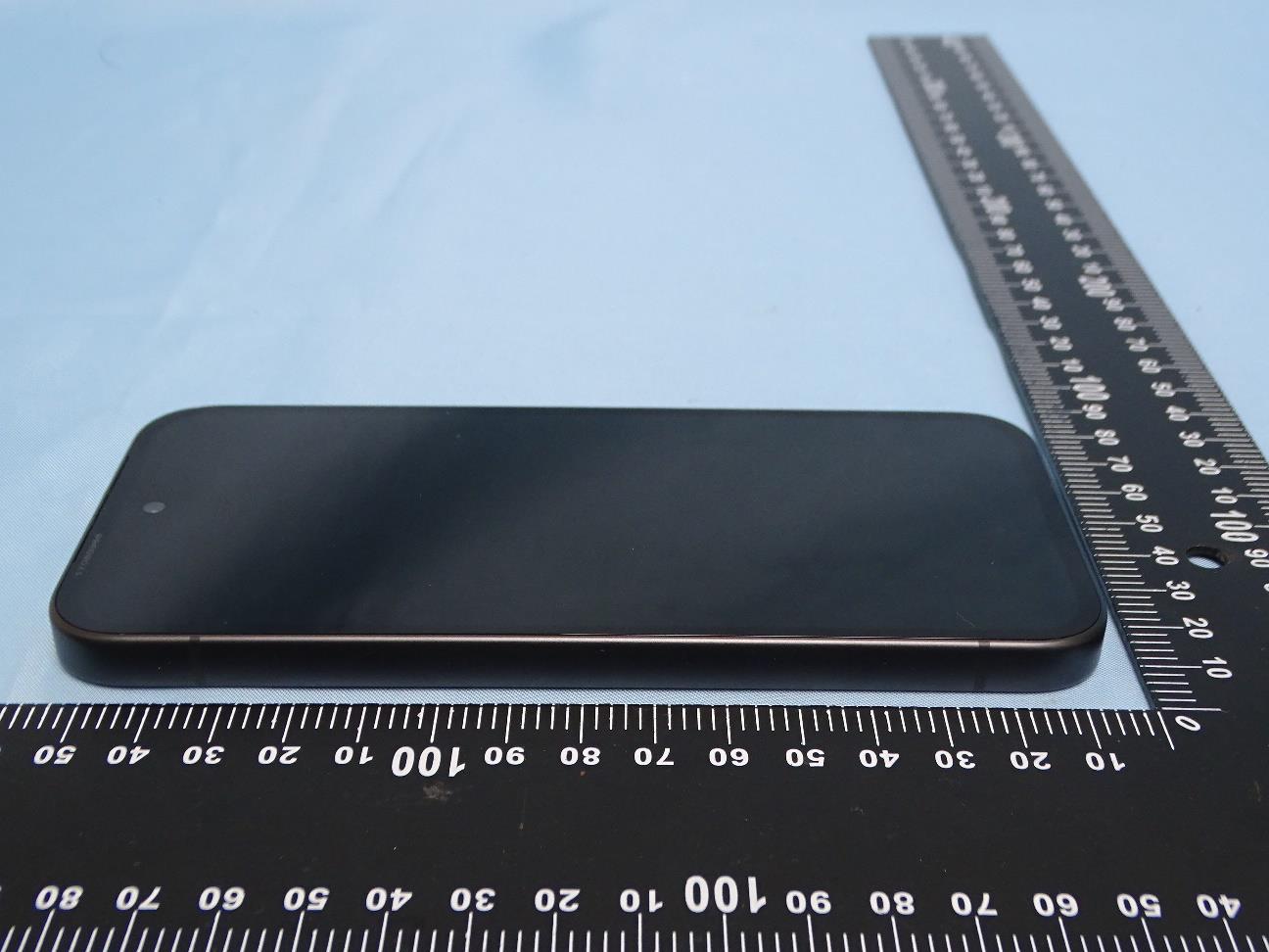 Google Pixel external FCC photo from External Photos p. 4