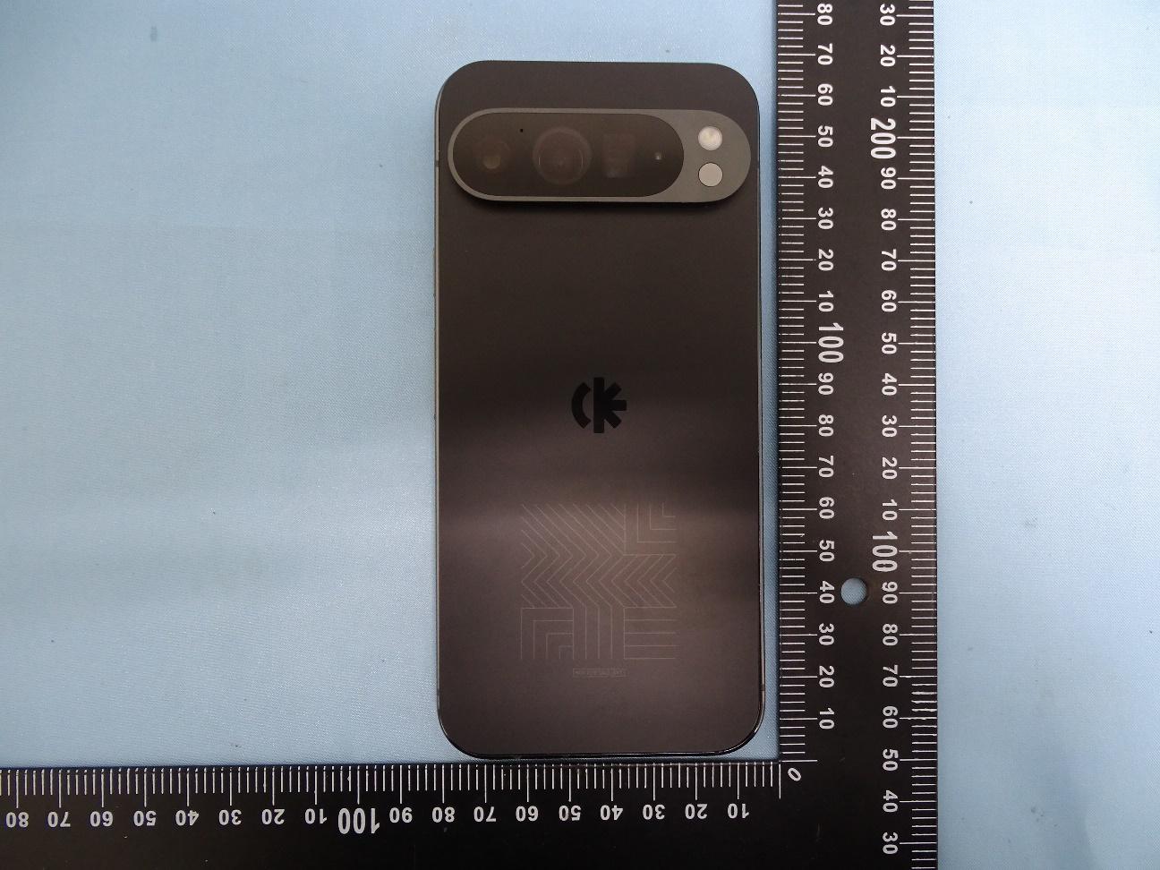 Google Pixel external FCC photo from External Photos p. 2