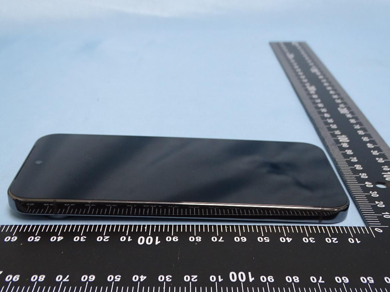 Google Pixel external FCC photo from External Photos p. 4