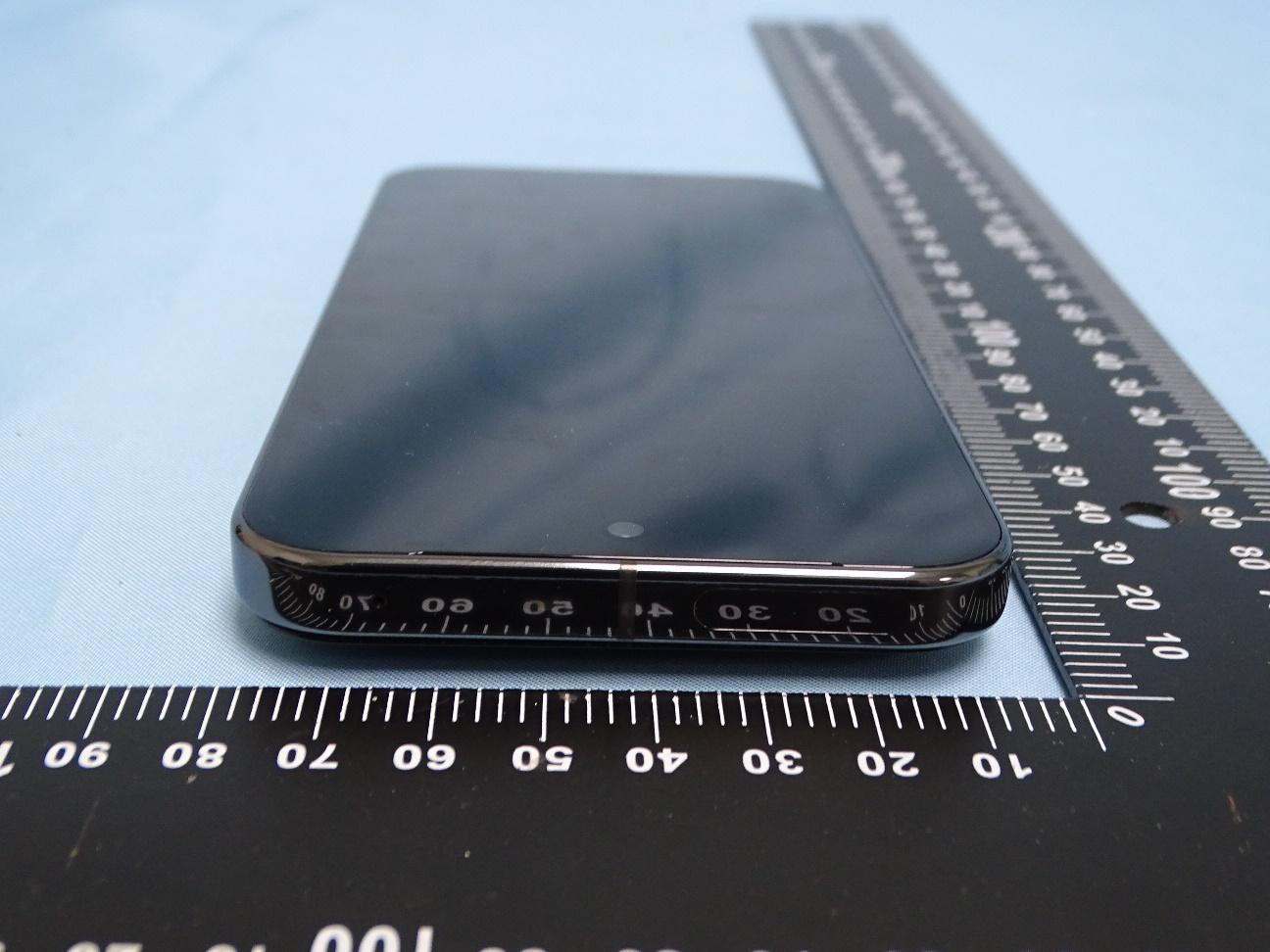 Google Pixel external FCC photo from External Photos p. 5