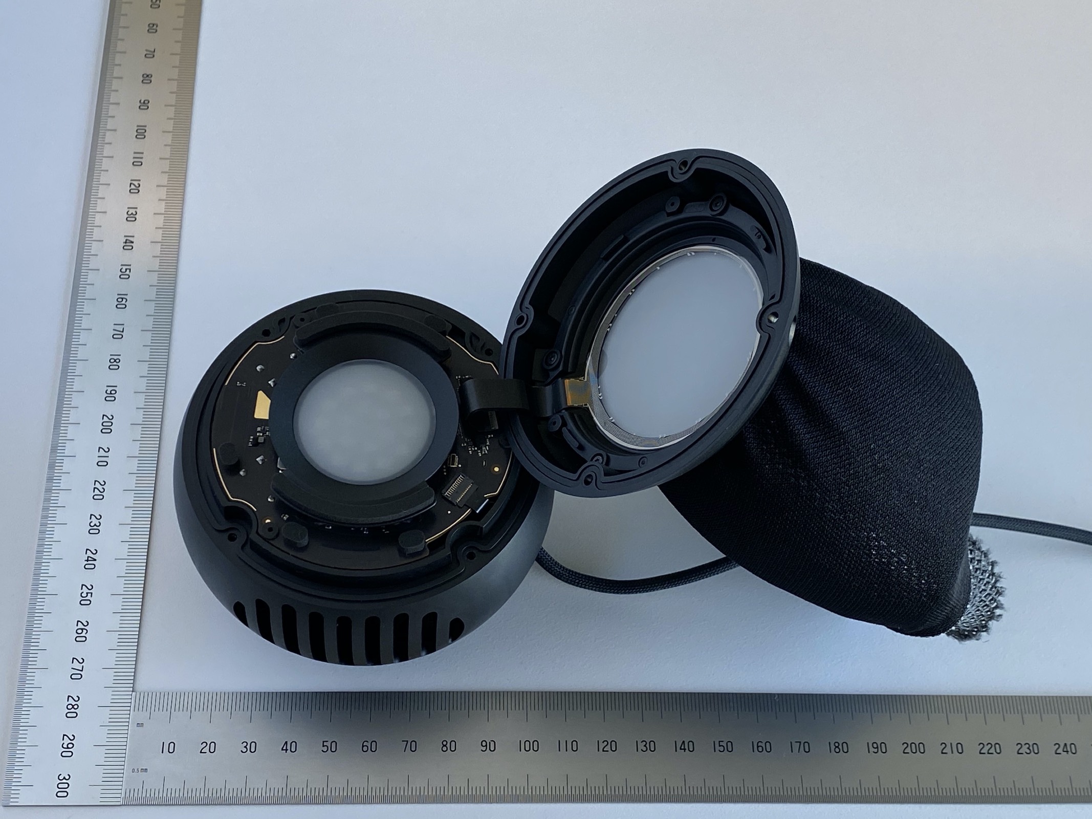 Apple HomePod mini internal FCC photo from Internal Photos p. 1