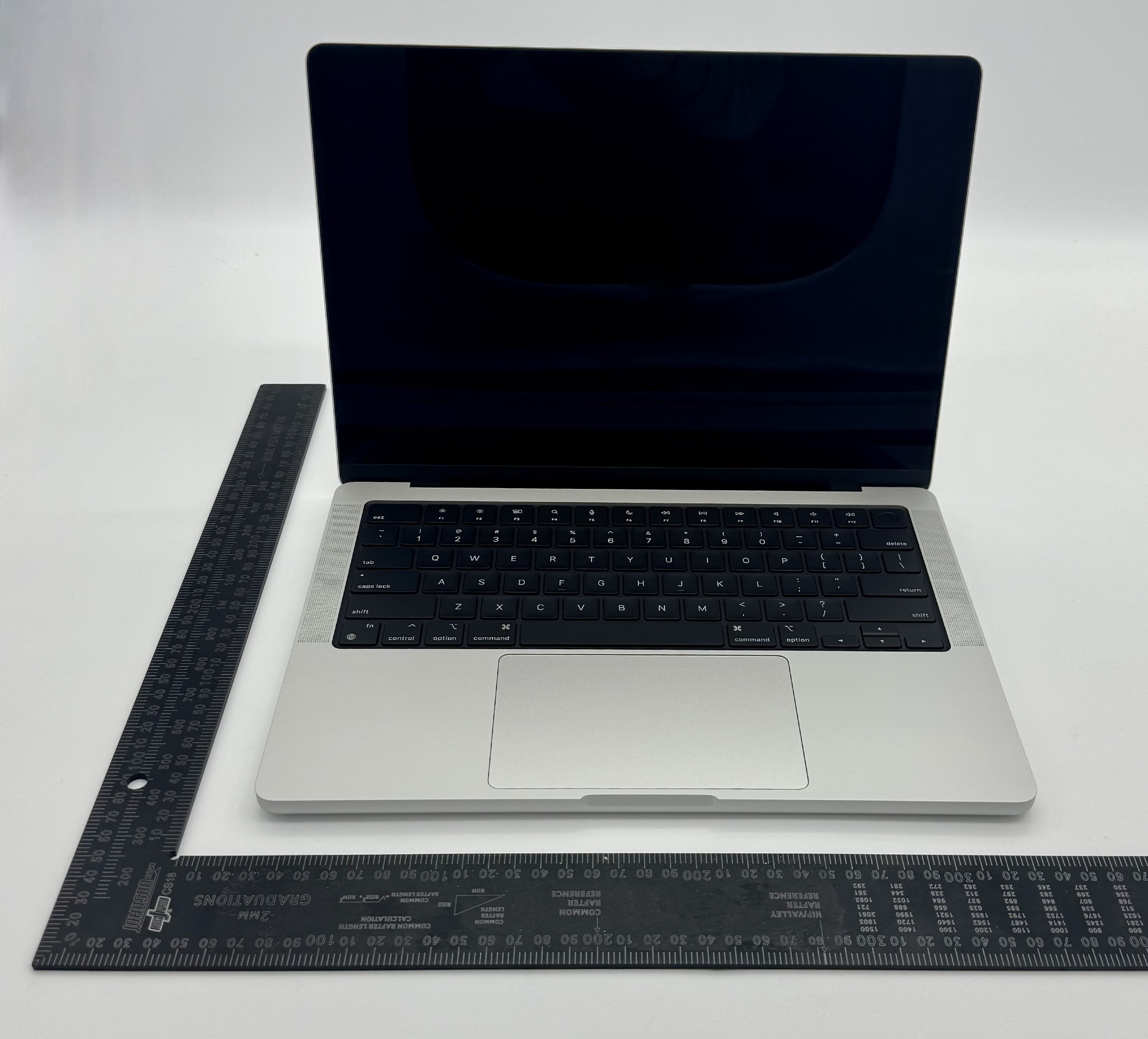 Apple MacBook Pro external FCC photo from External Photos p. 7