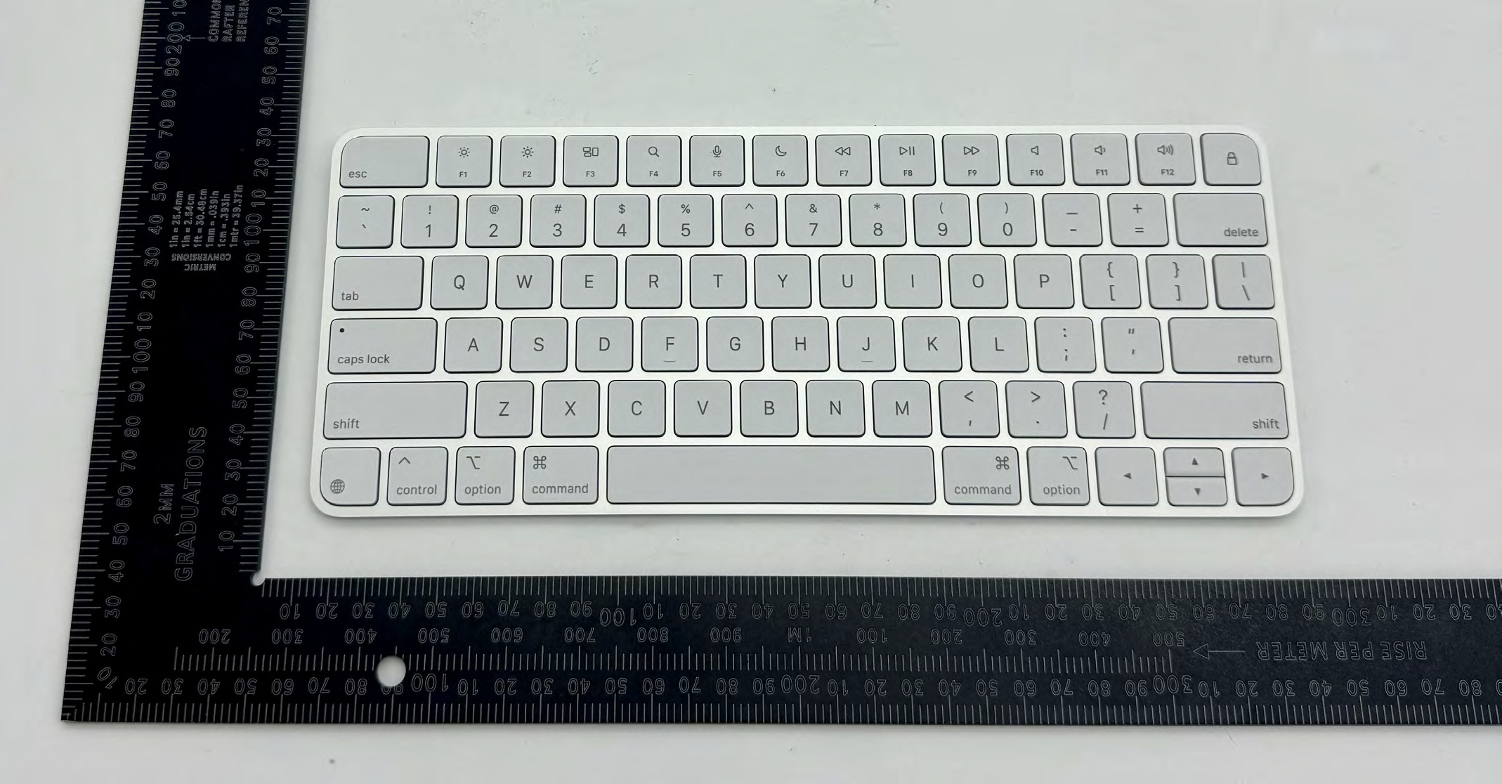 Apple Magic Keyboard external FCC photo from External Photos p. 1