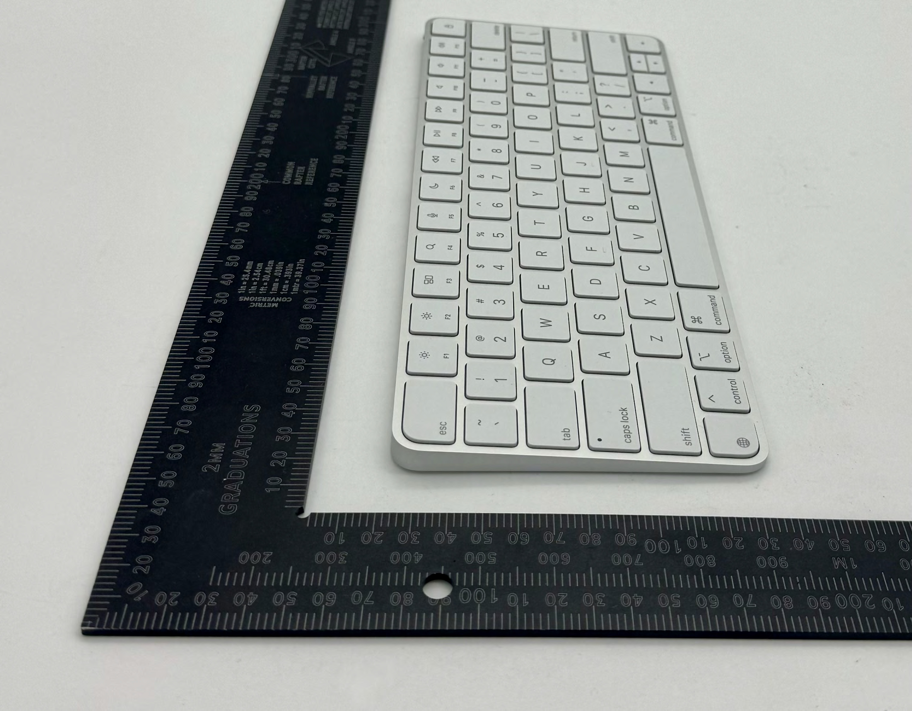 Apple Magic Keyboard external FCC photo from External Photos p. 3
