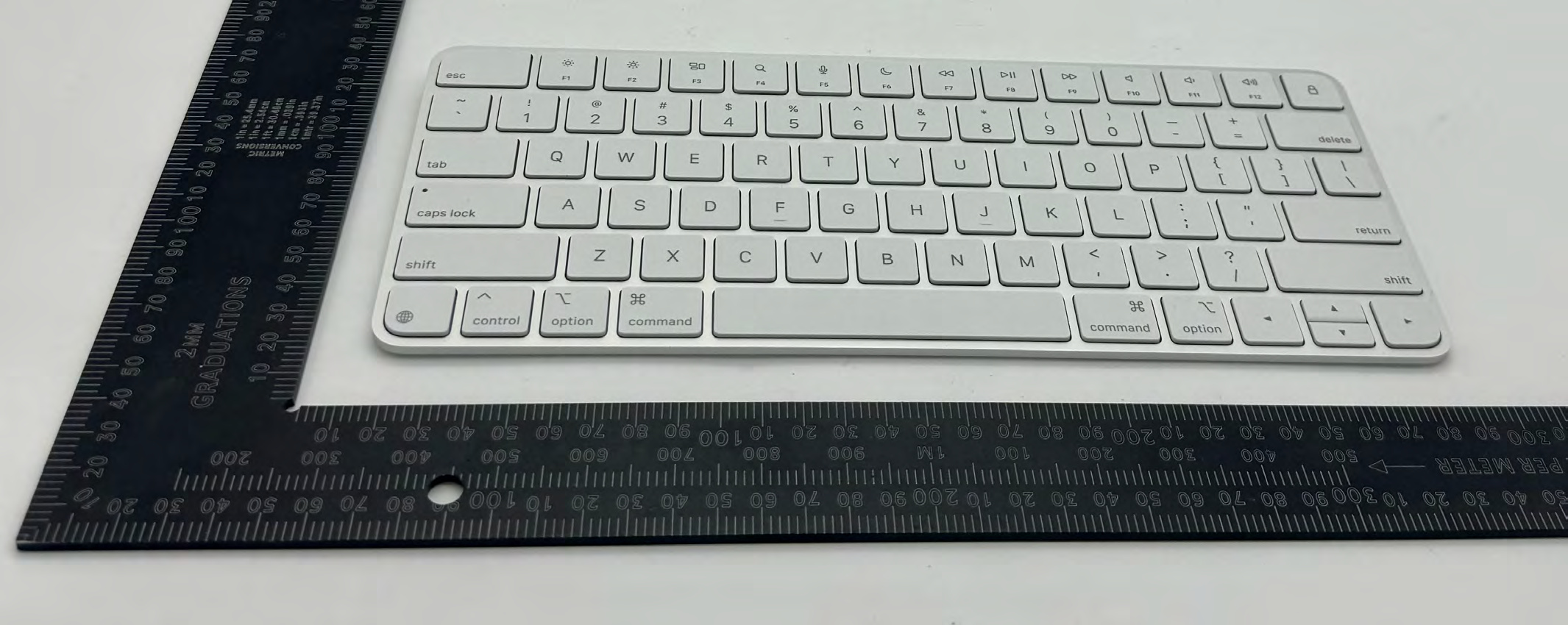 Apple Magic Keyboard external FCC photo from External Photos p. 6