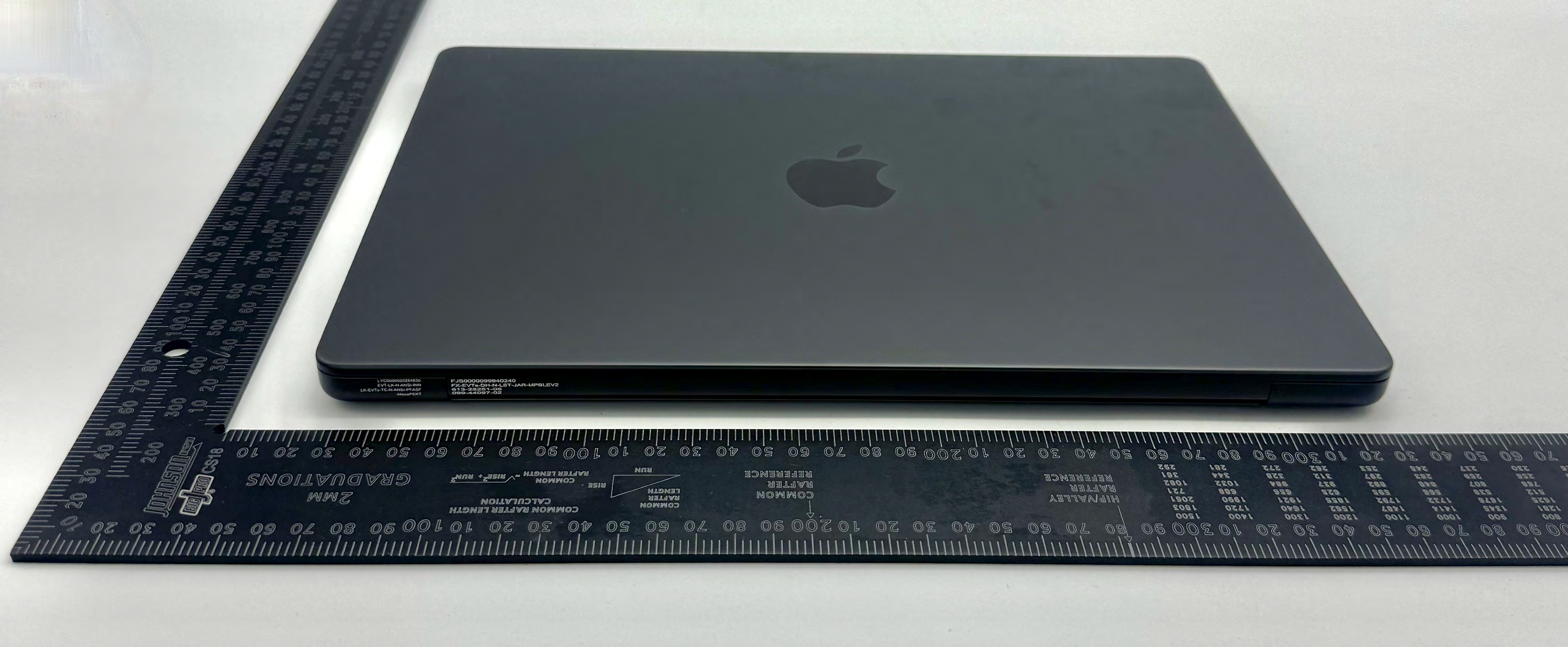 Apple MacBook Pro external FCC photo from External Photos p. 6
