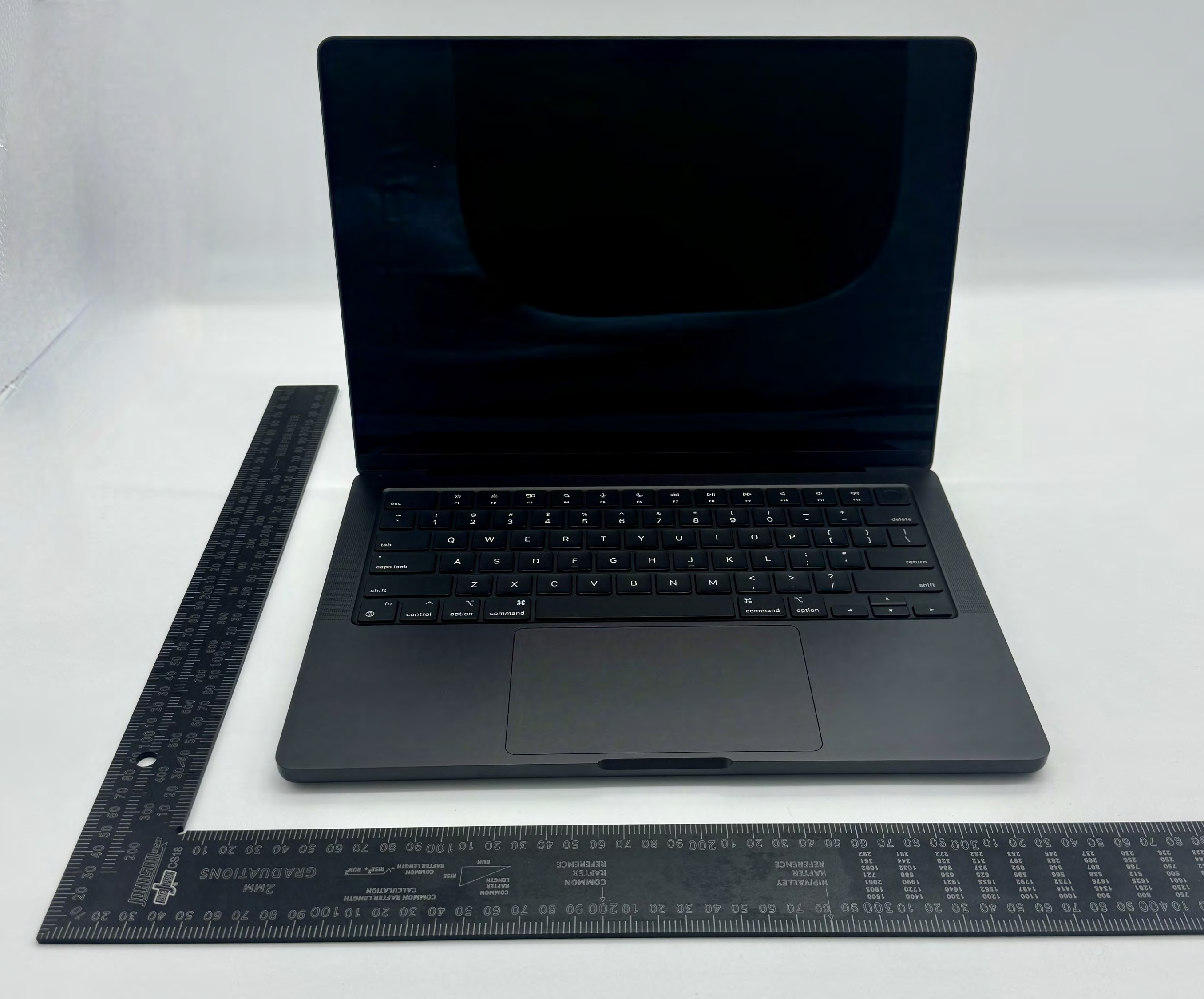Apple MacBook Pro external FCC photo from External Photos p. 7