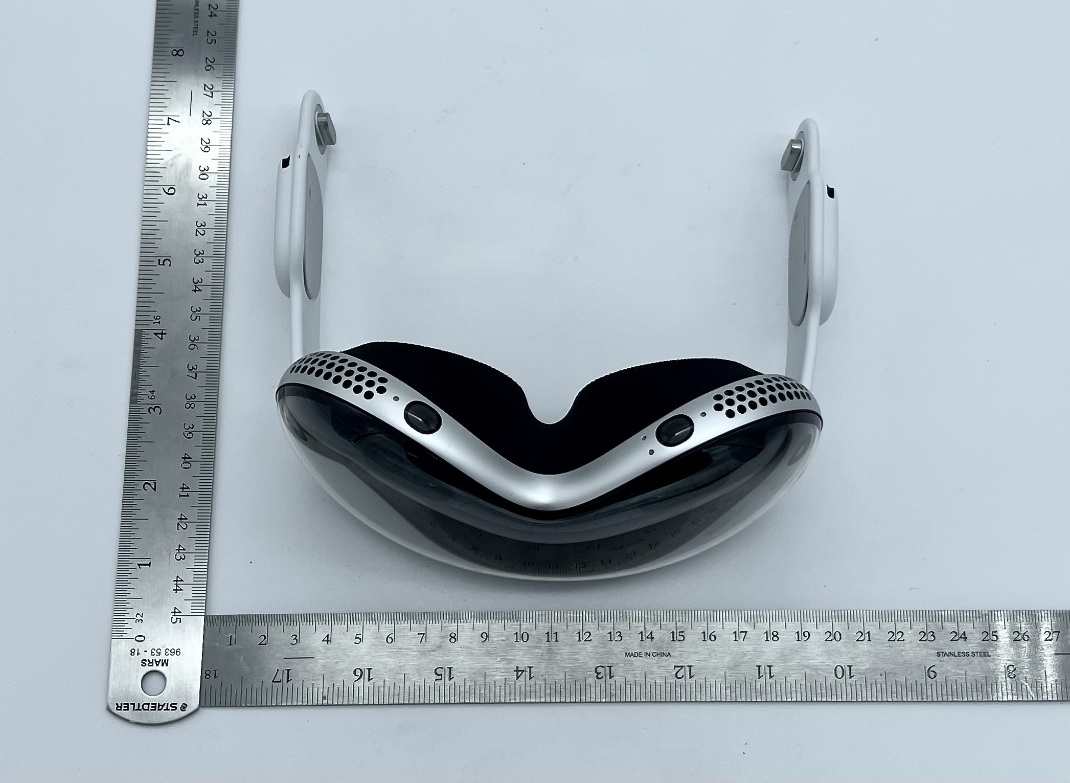 Apple TV external FCC photo from External Photos p. 4