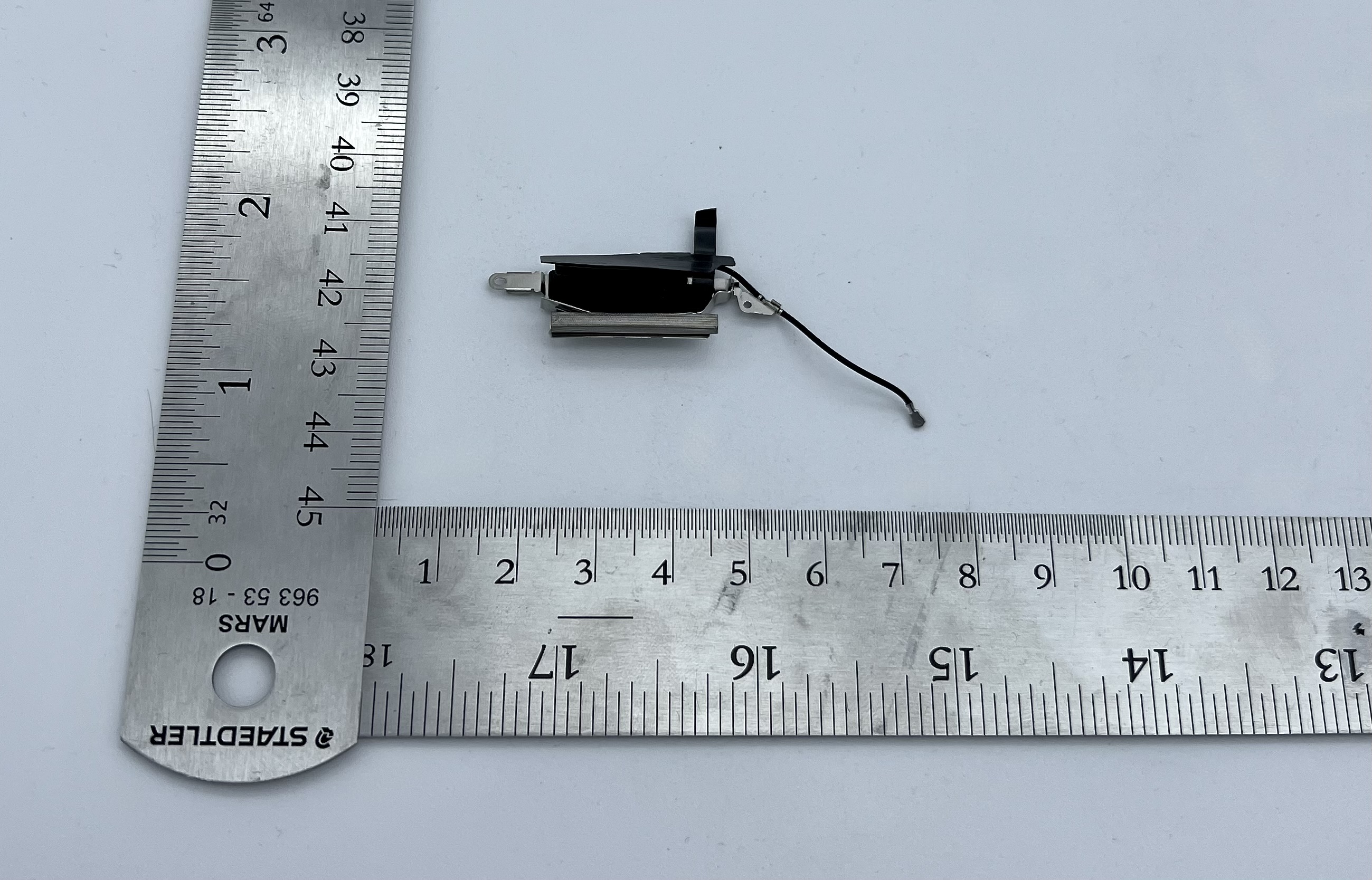 Apple TV internal FCC photo from Internal Photos p. 2