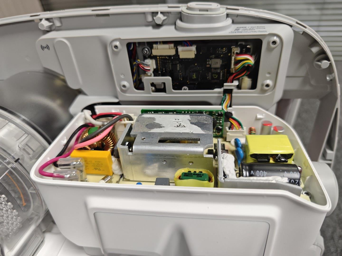 DJI CS8 internal FCC photo from Internal Photos p. 1