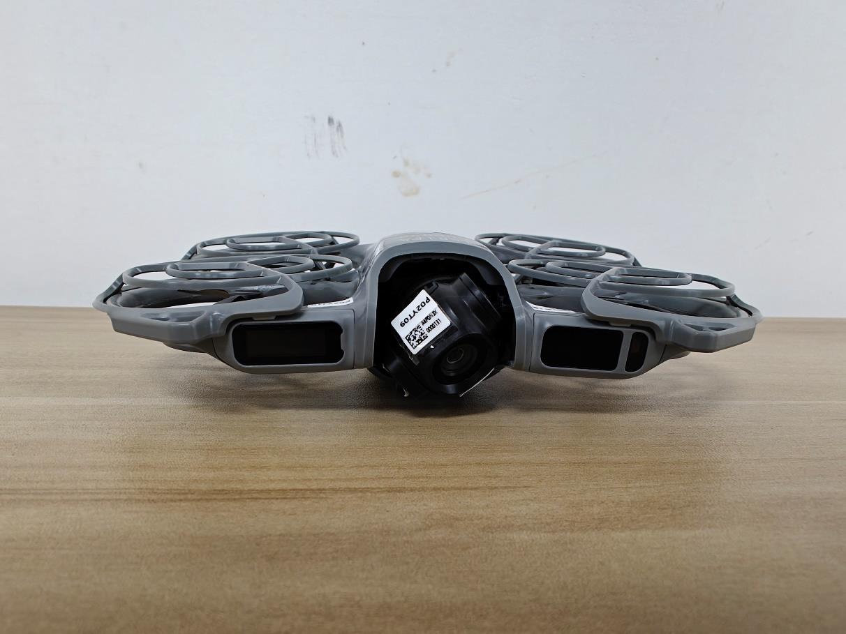 DJI DEN225 external FCC photo from External Photos p. 3