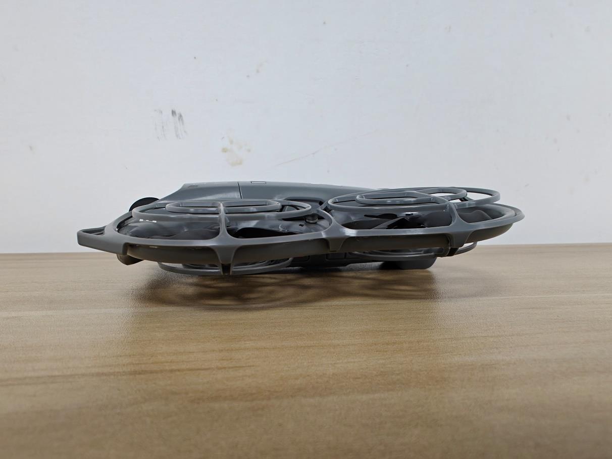 DJI DEN225 external FCC photo from External Photos p. 3
