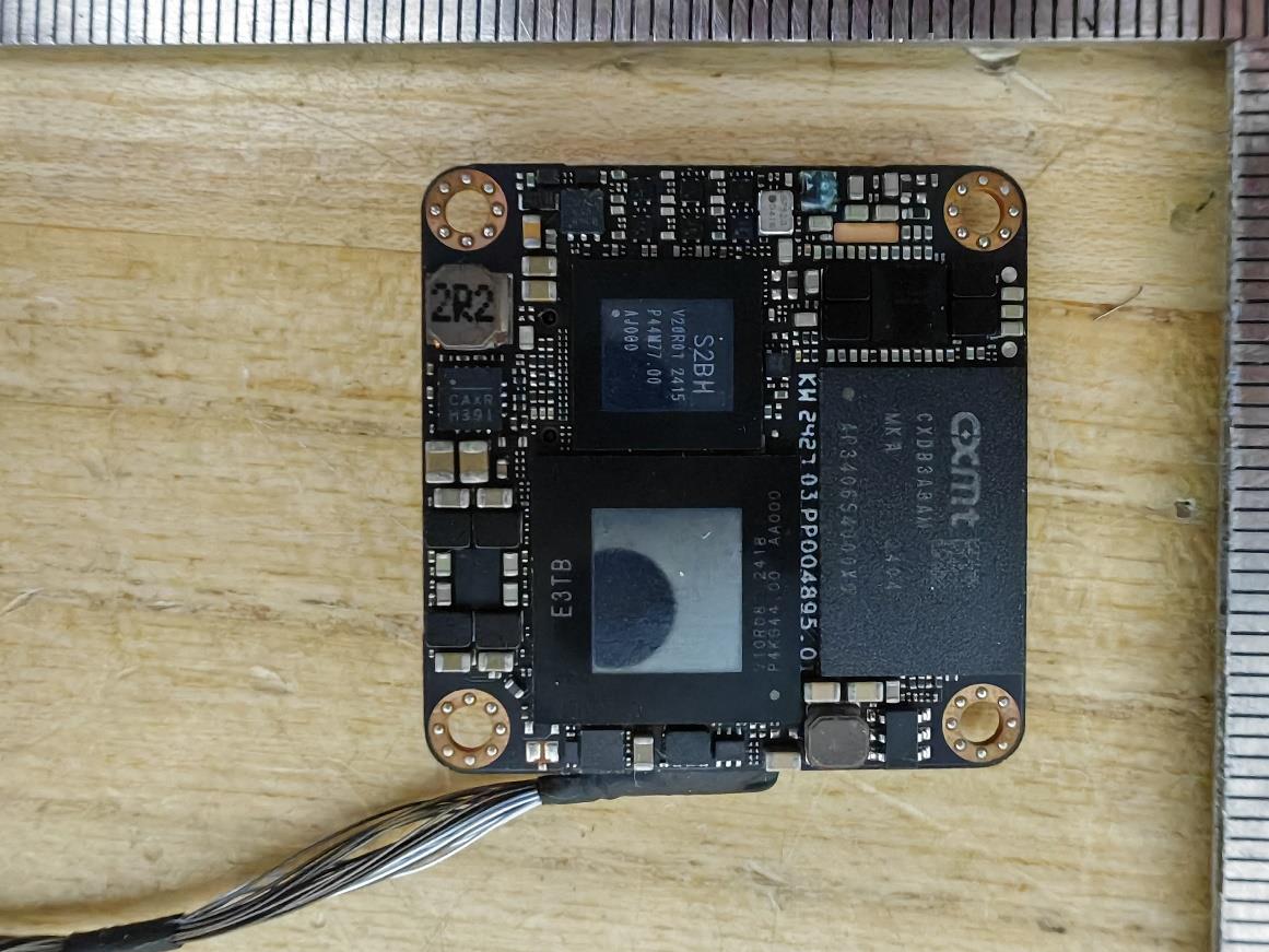 DJI DF3L290424 internal FCC photo from Internal Photos p. 2