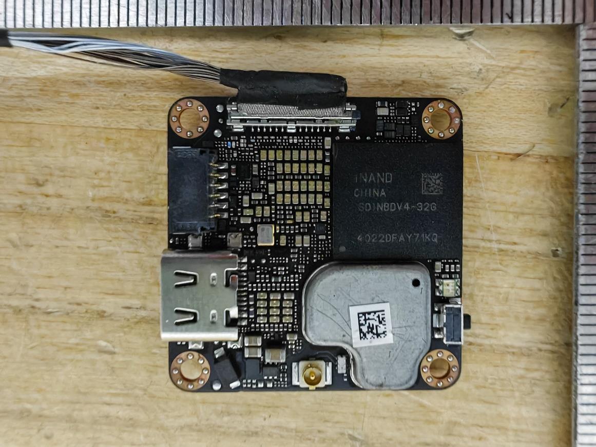 DJI DF3L290424 internal FCC photo from Internal Photos p. 3