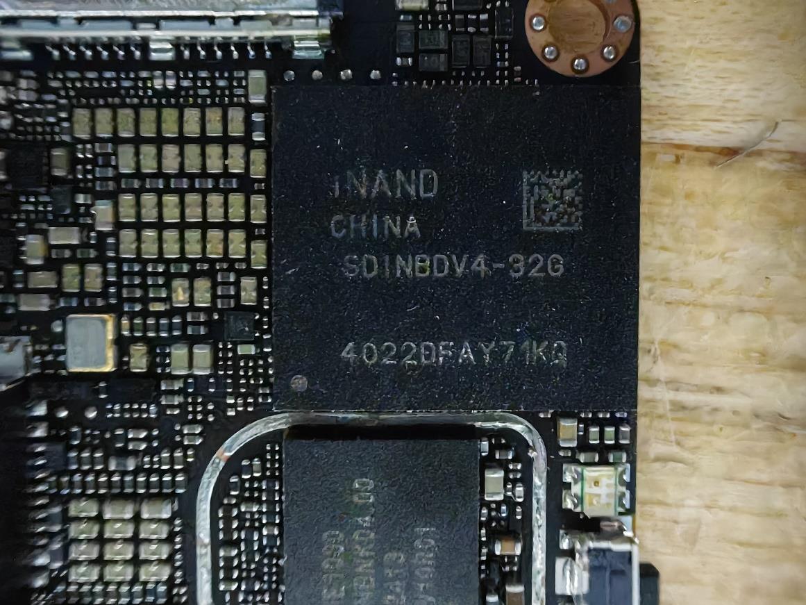 DJI DF3L290424 internal FCC photo from Internal Photos p. 4