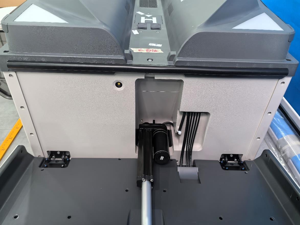 DJI DOCK032411 internal FCC photo from Internal Photos p. 1