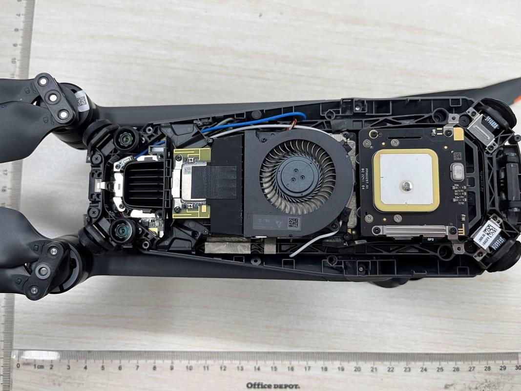 DJI Mavic 3 Pro internal FCC photo from Internal Photos p. 1