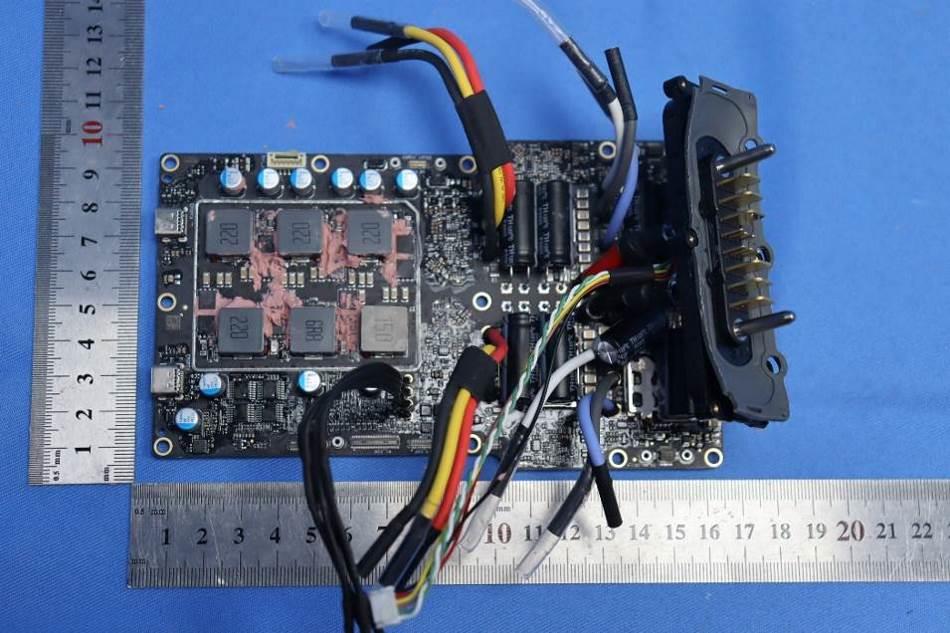 DJI Matrice 400 internal FCC photo from Internal Photos p. 1