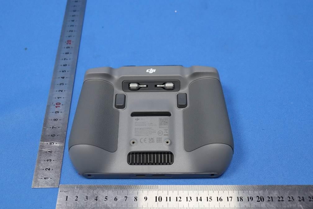 DJI RC3312303 external FCC photo from External Photos p. 3