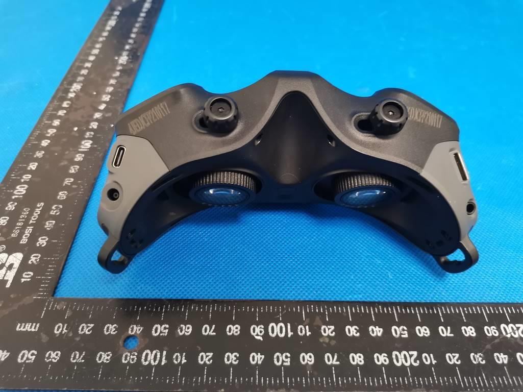 DJI RCDS1821 external FCC photo from External Photos p. 1