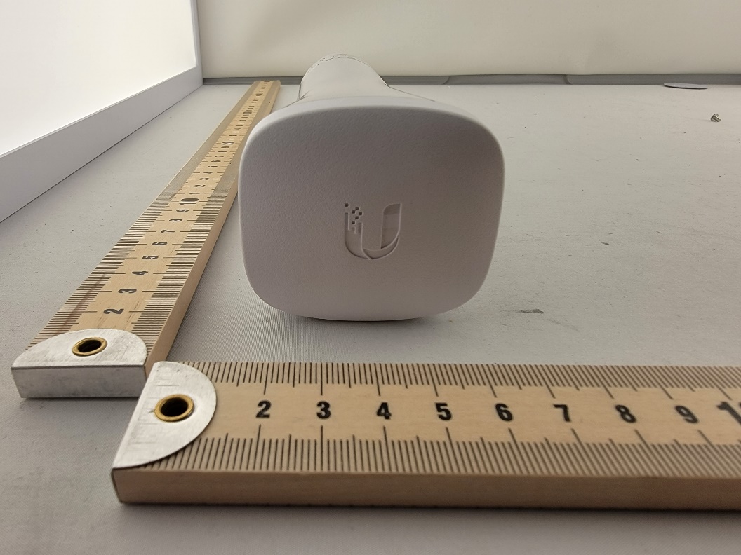 Ubiquiti LBE5ACXR external FCC photo from External Photos p. 1