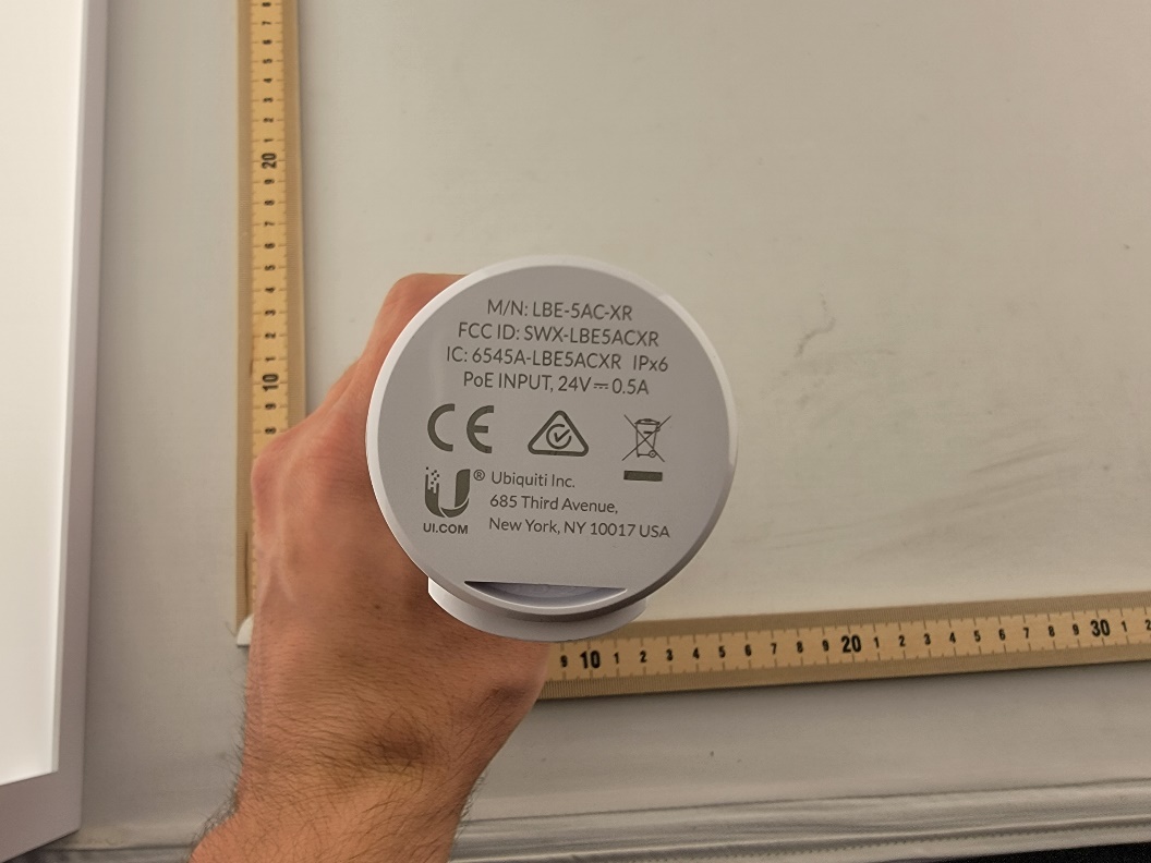 Ubiquiti LBE5ACXR external FCC photo from External Photos p. 4