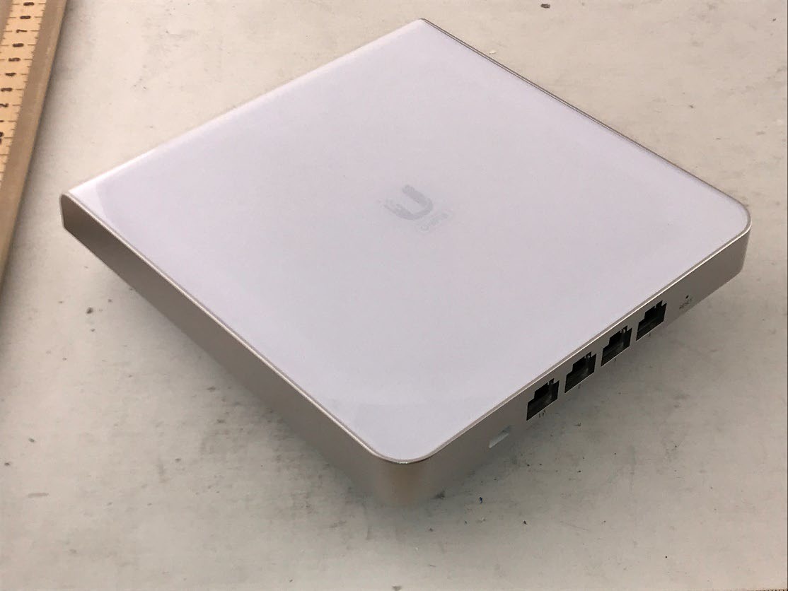 Ubiquiti U6EPIW external FCC photo from External Photos p. 2