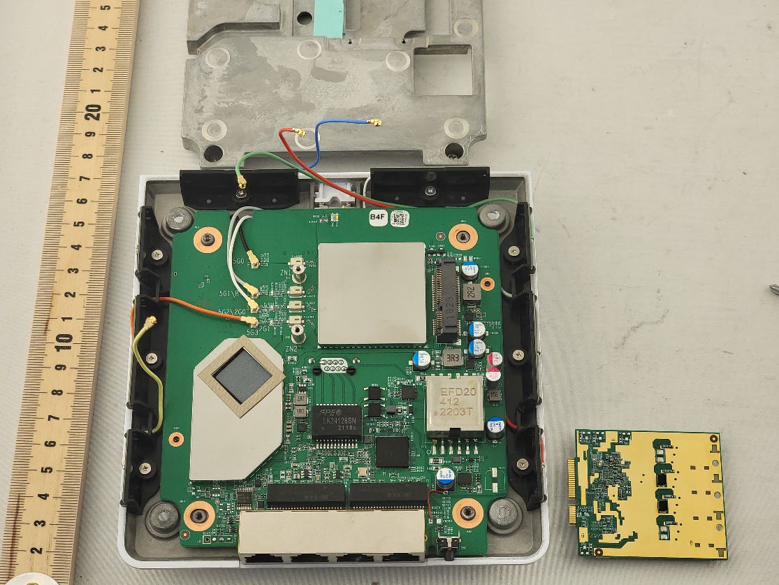Ubiquiti U6EPIW internal FCC photo from Internal Photos p. 4