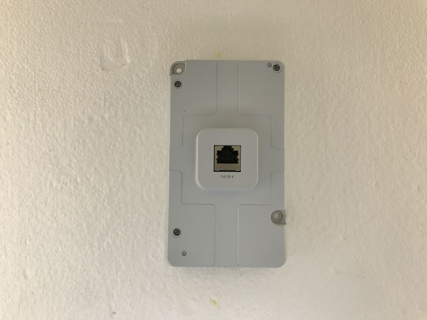 Ubiquiti U6IW external FCC photo from External Photos p. 2