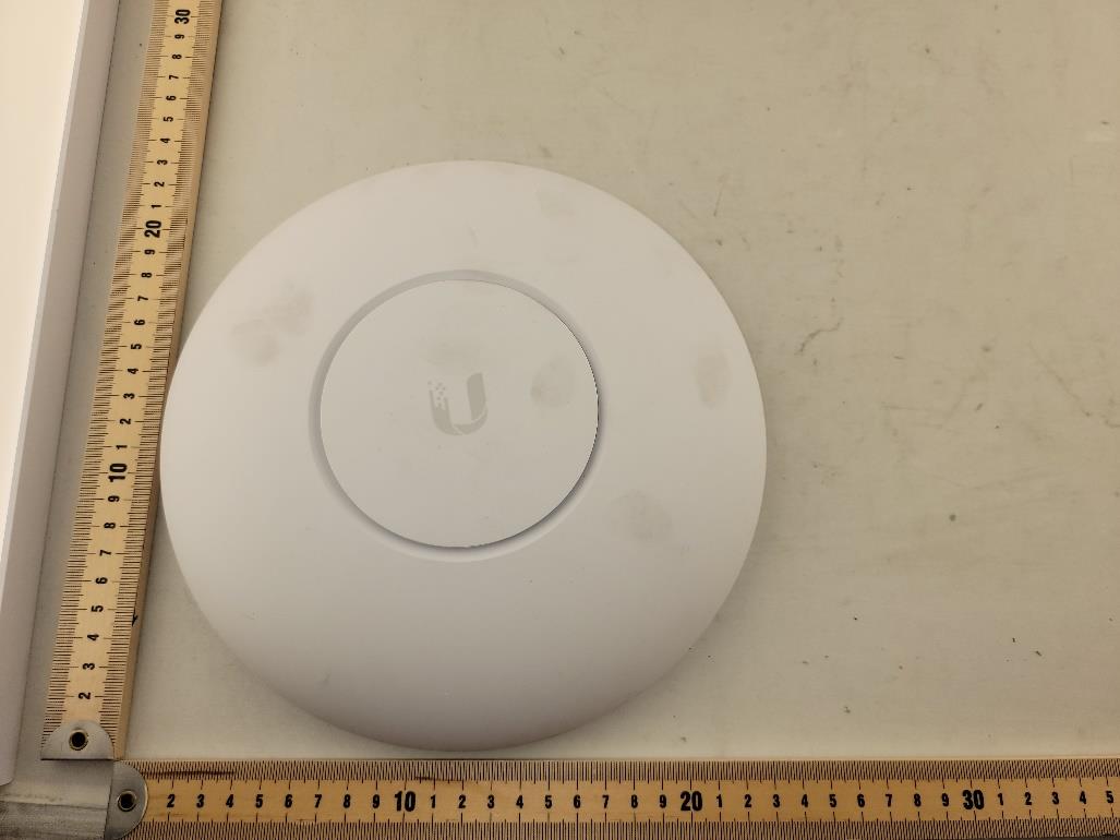 Ubiquiti U6P external FCC photo from External Photos p. 1