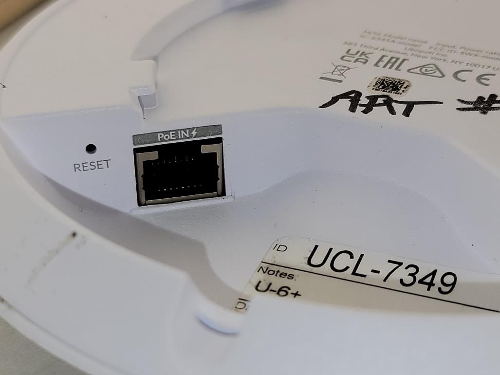 Ubiquiti U6P external FCC photo from External Photos p. 4