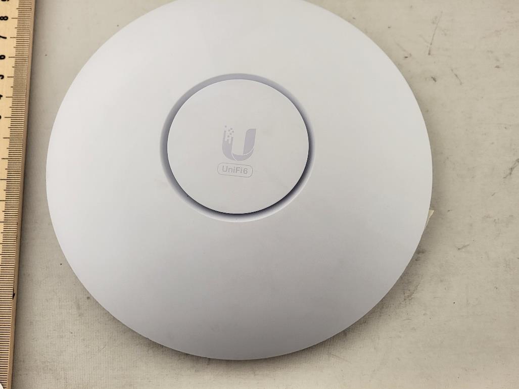 Ubiquiti U6PLR external FCC photo from External Photos p. 1