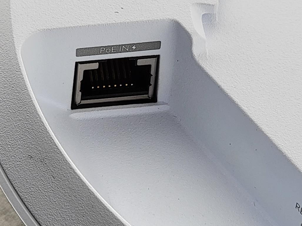 Ubiquiti U6PLR external FCC photo from External Photos p. 3