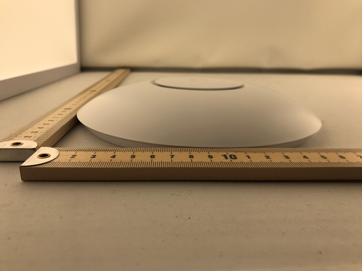 Ubiquiti U6PROR external FCC photo from External Photos p. 3