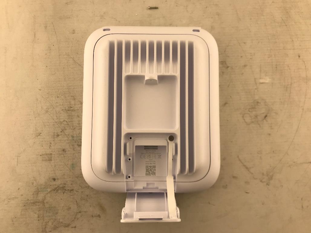Ubiquiti U7PROO external FCC photo from External Photos p. 4