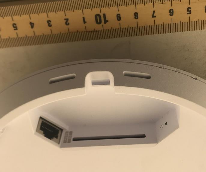 Ubiquiti U7PROP external FCC photo from External Photos p. 4